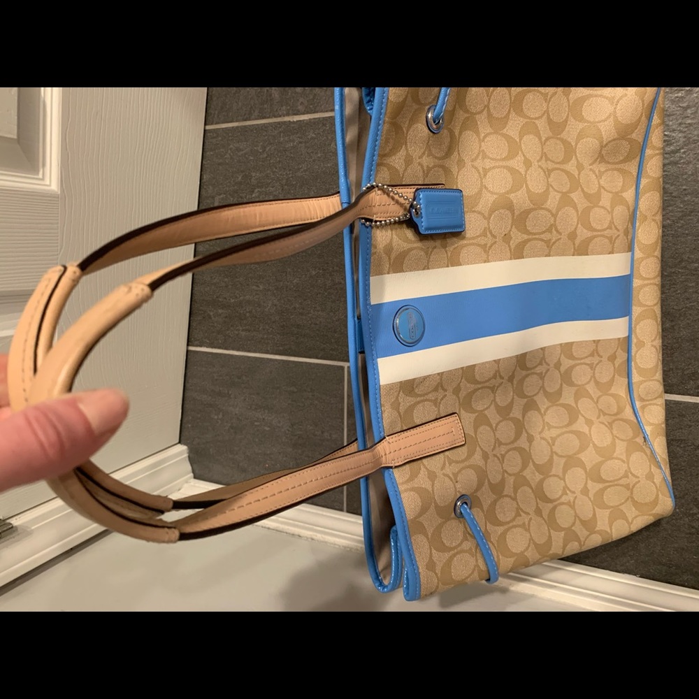Coach Purse - Picture 4 of 6
